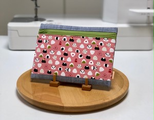 ふわふわポーチ<おにぎりパンダ・ピンク>メール便送料無料 ふわふわポーチ<おにぎりパンダ・ピンク>メール便送料無料