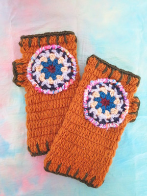 お花のアームウォーマー(カラシ)