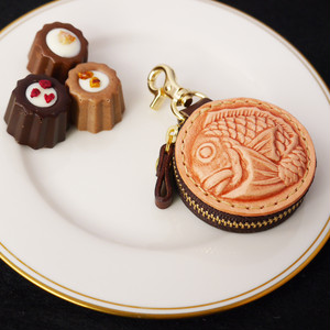 いちごチョコみたいな丸鯛くん(マヤベリー×こげ茶の革) いちごチョコみたいな丸鯛くん(マヤベリー×こげ茶の革)