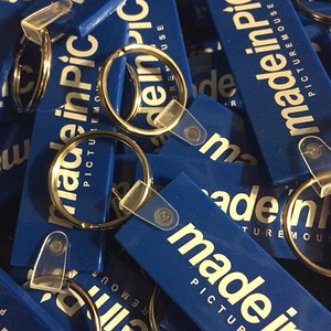 ラバーキーホルダー(青)●made in PIC