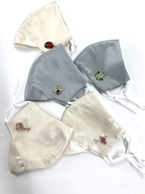 【Fukuhara original】 ビジューボタンシルクマスク(949-999) 【Fukuhara original】 ビジューボタンシルクマスク(949-999)