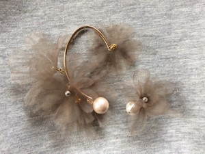 フラワーイヤーカフ ピアスセット カーキ