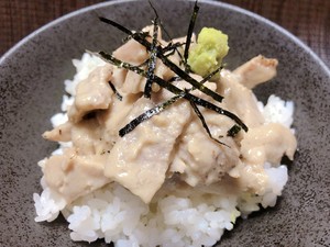 炙り鰤のごま和え 炙り鰤のごま和え