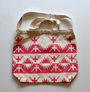 TACOMA FUJI RECORDS ALASKAN KING CRAB TOTE NATURAL/PINK TACOMA FUJI RECORDS ALASKAN KING CRAB TOTE NATURAL/PINK