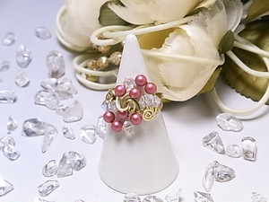 スワロフスキー　ワイヤーラッピングリング（162029 マルベリーピンク＆ブラス）