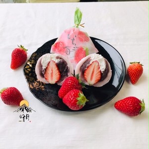 いちご生クリーム大福 店舗販売のみとさせて頂きます。 いちご生クリーム大福 店舗販売のみとさせて頂きます。