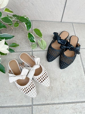 Kiwi ゴードレザー リボンフラットシューズ Anouk