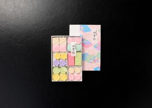 和三宝干菓子 四季彩(箱詰 22個入) 和三宝干菓子 四季彩(箱詰 22個入)
