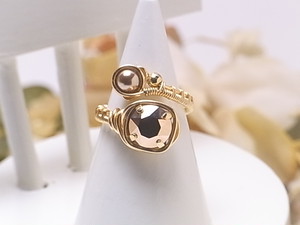 大人可愛い☆スワロフスキー ワイヤーラッピングFree Sizeリング(162035 ローズゴールド2ｘ＆ゴールド)