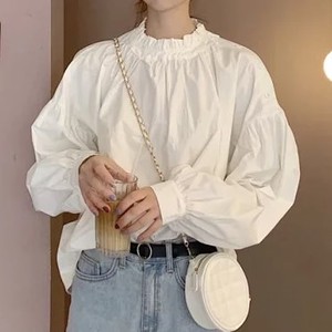 ホワイトハイネックブラウス