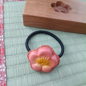 手染めの小梅ちゃんのヘアゴム 手染めの小梅ちゃんのヘアゴム