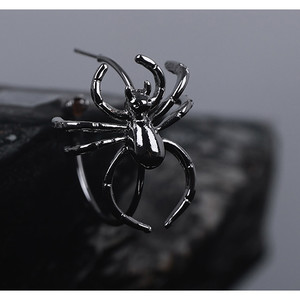 小青龍肆シリーズ ピアス ペア 蜘蛛 くも クモ 個性的 かっこいい アクセサリー 耳飾り 痩せ見え Elegant