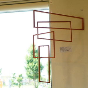 木の窓枠が空気の流れを感じさせてくれる Tempo Mobile Perspective パースペクティブ Monogatari Onlineshop