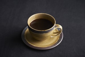 黒縁カップ&ソーサー(黄緑)