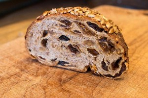 オーガニック全粒粉の果実とクルミのパン 国産小麦 無添加 天然酵母パンの店 レピジャポネ オンラインストア