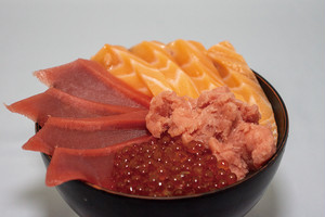 (2〜3人前)海鮮丼・彩 サーモン・いくら・まぐろ・まぐろ中落ち入り (2〜3人前)海鮮丼・彩 サーモン・いくら・まぐろ・まぐろ中落ち入り
