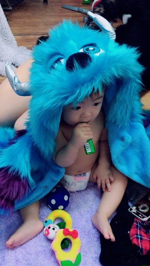 モンスターズインク８０～８５サイズ　(１歳半サイズ）