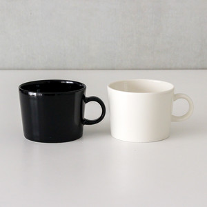 ティーマ カップセット ブラック ホワイト アラビア イッタラ ティーマ Teema 001 Ruska