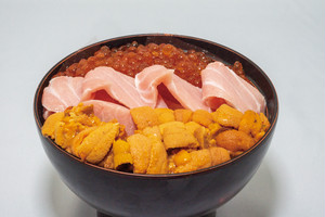 (4〜5人前)海鮮丼・極 本鮪大トロ・中トロ・いくら・ねぎとろ・うに・まぐろ漬け入り (4〜5人前)海鮮丼・極 本鮪大トロ・中トロ・いくら・ねぎとろ・うに・まぐろ漬け入り