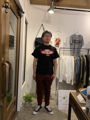 CURRY MASON "OFF THE SPICE" S/S TEE CURRY MASON "OFF THE SPICE" S/S TEE