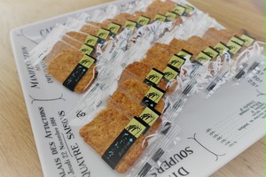 【極薄小判】うまいたがね 【極薄小判】うまいたがね