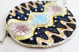 【刺繍ラウンドポーチ】 "UNIVERS!"