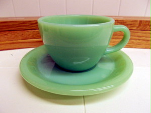 【アンティーク】ファイアーキングKW-193 3 Vintage Fire King Jadeite Jadite HEAVY Restaurant Ware CUP & SAUCER SET