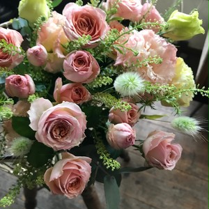 Bouquet Rond Avec Rose バラの丸いブーケ Fleuriste Petitapetit