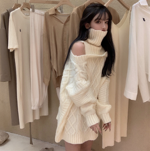 タートルネックオフショルニット セーター ケーブル オフショルダー 肩出し オーバーサイズ ゆったり モテ 女子 可愛い 韓国 ファッション レディース Macaron