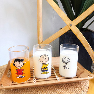 Snoopy Friends Glass Cup 300ml 5types スヌーピー ピーナッツ コップ 韓国 北欧 Tokki Maeul トッキマウル 韓国雑貨通販サイト