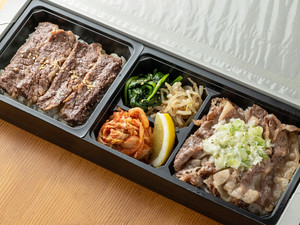 にくまにあの2種食べ比べ焼肉重 にくまにあの2種食べ比べ焼肉重