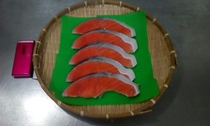 美味しいチリ産銀鮭厚切り５枚セット
