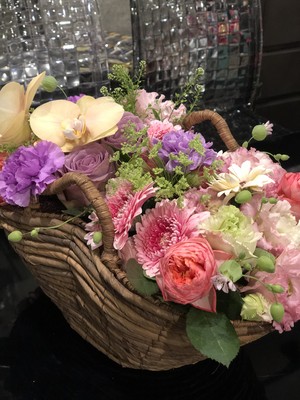 季節の花籠