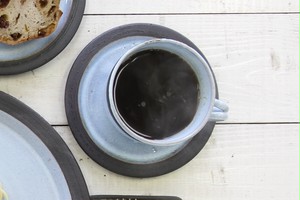 黒縁カップ&ソーサー(水色)