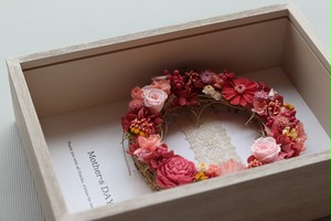母の日のリース 木製BOX入り