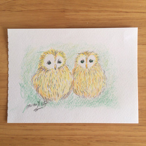 【原画】黄色いフクロウ 2羽 色鉛筆 （gs_011）