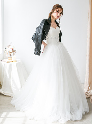 ボリュームたっぷりのチュールが華やか 王道ドレス Spn01 結婚式 2次会 Aライン プリンセスライン Dress Shop Rberry