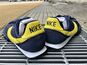 nike waffle racer obsidian & chrome yellow