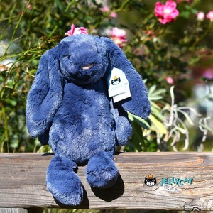 青いウサギ バシュフルバニー ネイビー ブルー Mサイズ Jellycat Bashful Navy Bunny Medium ジェリーキャット 長耳 うさぎ ふわふわ ぬいぐるみ 大人女子 ギフト 癒し プレゼント お祝い 出産祝い 誕生日 最高級 縫いぐるみ ウサギ バシュフル バニー 紺色うさぎ 正規代理