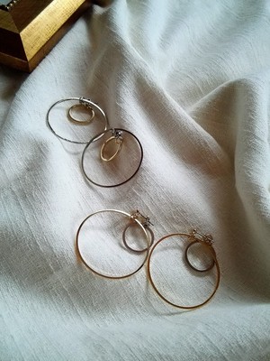 ダブルリングピアス