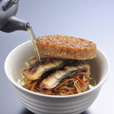 夏バテ対策にスタミナ補充!おいしいうなぎとおいしいお米のハンバーガー!