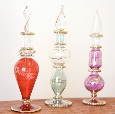 魅惑的な色合いと美しいデザインのエジプト香水ボトル 3本セット Base Mag