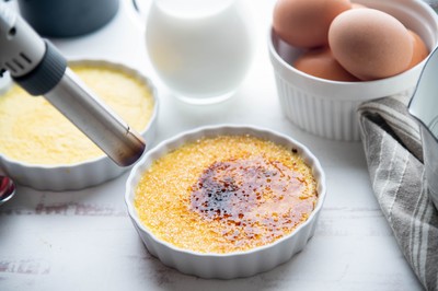 お家でお花見 にオススメ ブリュレのような食感を楽しめる濃厚チーズケーキアレンジレシピのご紹介 Base Mag