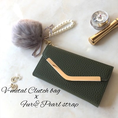 秋冬限定 お得な大人可愛い手帳型iphoneケースとファーチャームの2点セット Base Mag