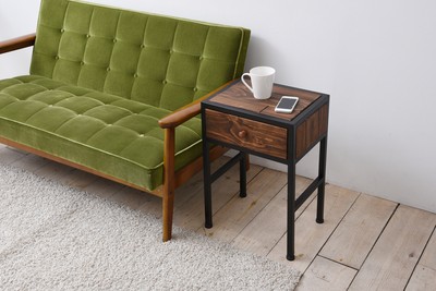インダストリアル家具通販 ソファのサイドテーブルとしてインダストリアル サイドテーブル Base Mag