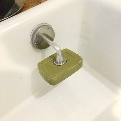 固形石鹸派におすすめ お手入れが急激に楽になるdultonのマグネティックソープホルダー Base Mag