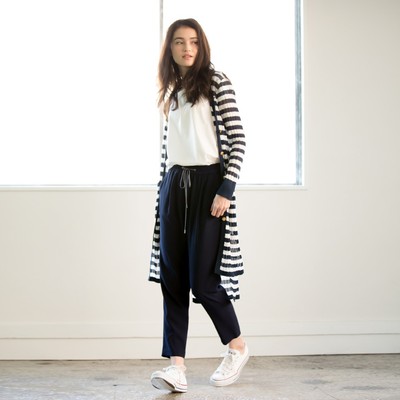 シワにならない機能性素材 さらっとしたドライタッチな着心地が心地よいクロップドパンツ Base Mag