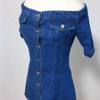 1枚だけで可愛いくなれる オフショルダーのデニムワンピース Base Mag