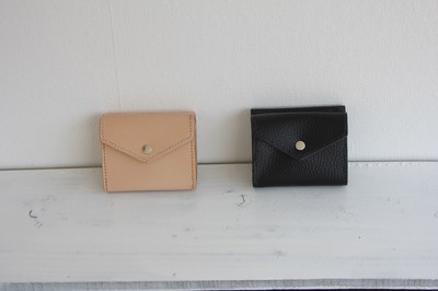 ちょっとそこまでお買い物に 収まりのいいコンパクトウォレット Base Mag