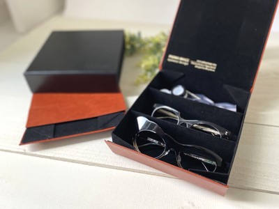 ３本収納可能な折りたたみ眼鏡ケース発売 幾何学 がコンセプトのミニマルなデザイン Base Mag